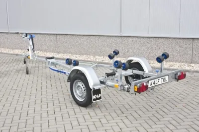 boottrailer op bestrate oprit