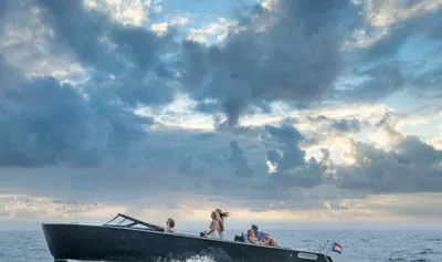 boot op open water met passagiers