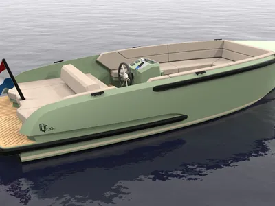 open sloep op rustig water