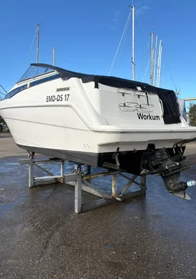motorboot op stelling, achteraanzicht