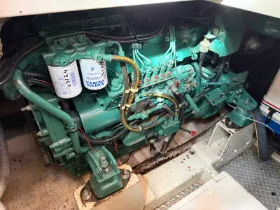 scheepsmotor in motorruimte