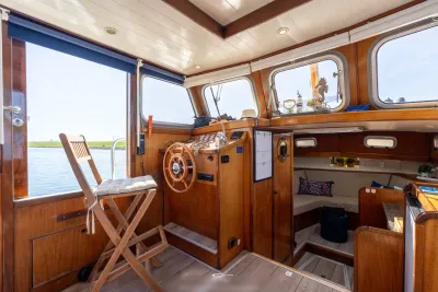 stuurhut interieur motorjacht