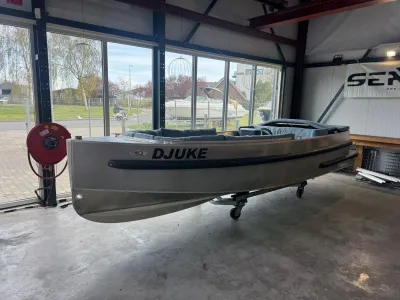 aluminium tender in showroom