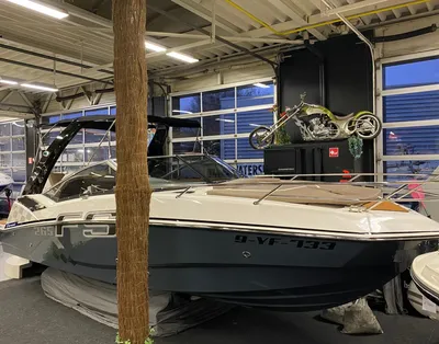 sportcruiser in binnenshowroom