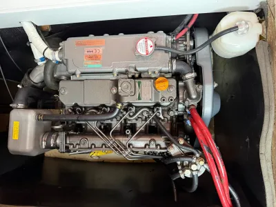scheepsmotor in motorruimte