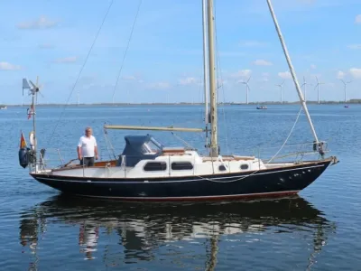 zeiljacht op rustig water