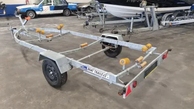 boottrailer in binnenruimte