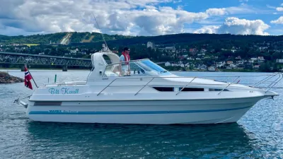 motorjacht op rustig water
