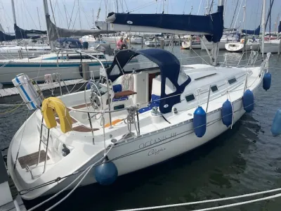 zeiljacht in een haven