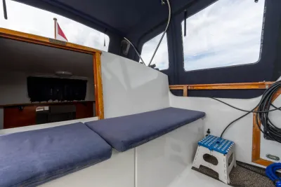 cockpitinterieur met kussens en kuiptent