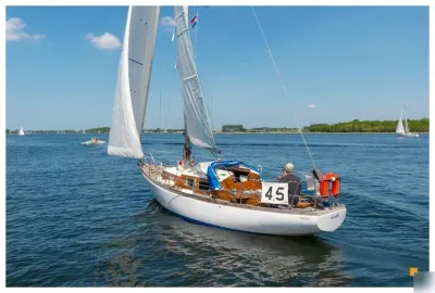 zeilboot op open water