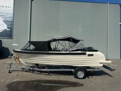 tender op trailer voor loods