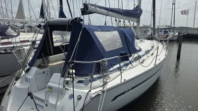 zeiljacht in ligplaats