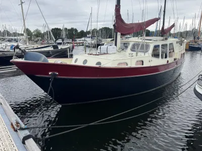 motorkotter in een jachthaven