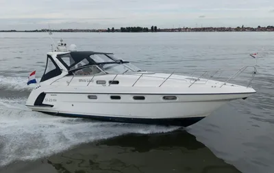 motorjacht op open water
