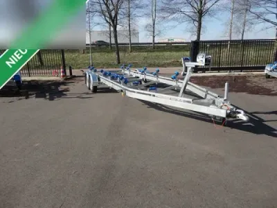boottrailer op parkeerplaats