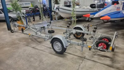 boottrailer in showroom