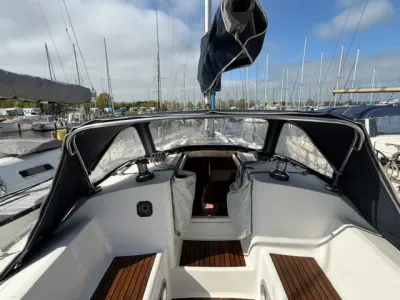 kuip en instap van zeilboot