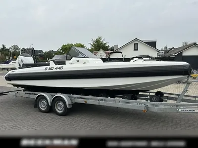 boot op trailer bij woonhuizen