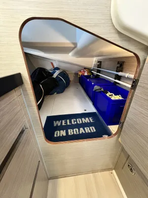 kajuitopslag met mat 'welcome on board'