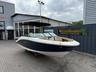 bowrider boot bij showroom