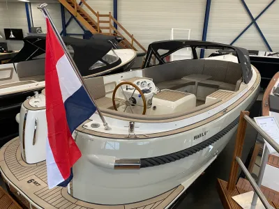 open motorboot in showroom