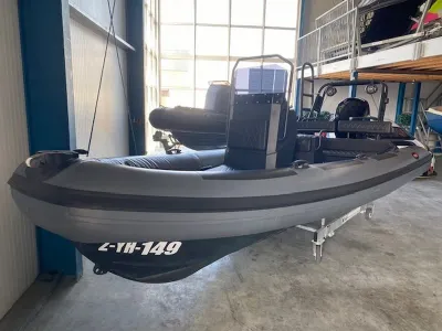 aluminium rib in loods