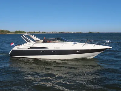 motorjacht op open water