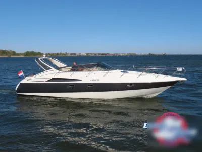 motorjacht op open water