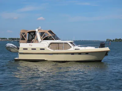 motorjacht op open water