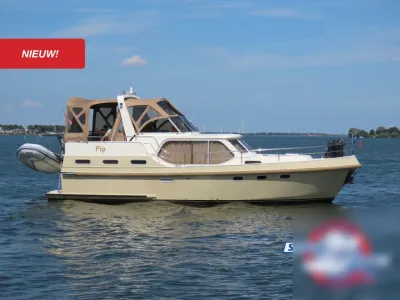 motorjacht op het water