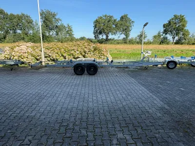 boottrailer op parkeerplaats