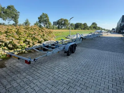 boottrailer op bestrate buitenruimte