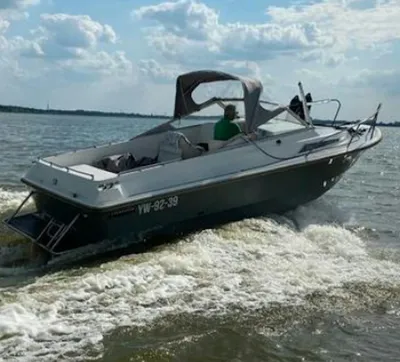 motorboot op open water