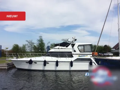 motorjacht in haven