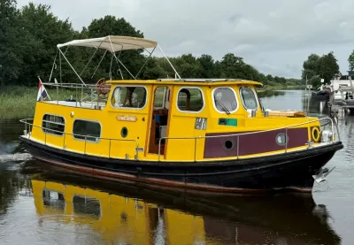 gele klassieke parlevinker op kanaal