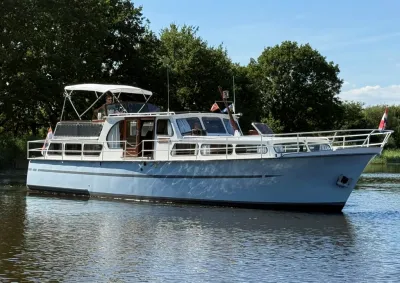 motorjacht op het water