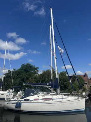 zeiljacht in jachthaven