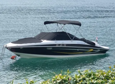 bowrider boot op kalm water