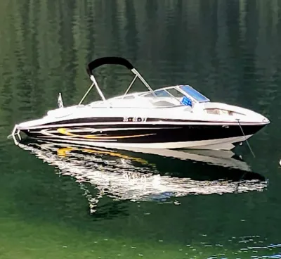motorboot op rustig water