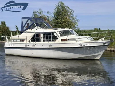 motorjacht aan de kade