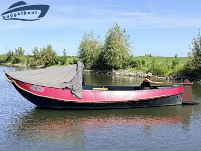 rood-zwart open boot met roeier