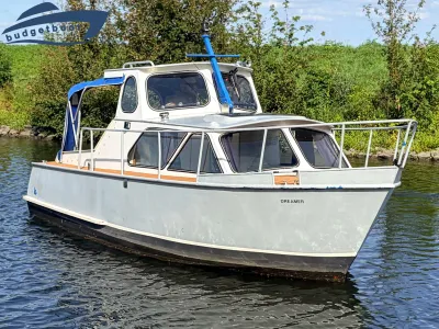 kajuitboot op het water