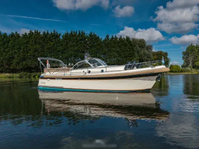 motorboot op water