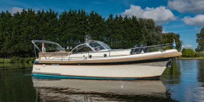 motorboot op water