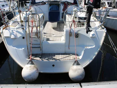 achterdek en cockpit van zeilboot
