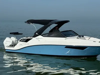 sportcruiser op rustig water