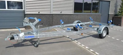 boottrailer op parkeerplaats