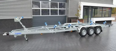boottrailer op bestrate ondergrond
