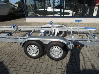 boottrailer op parkeerplaats
